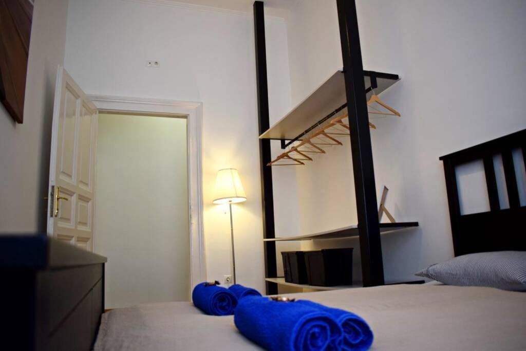 Central Budapest Apartment In Historical Building With Free Private Parking Exterior foto